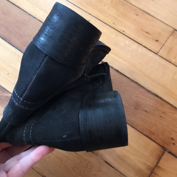 Beautiful gray suede knee high boots - Picture 5 of 10